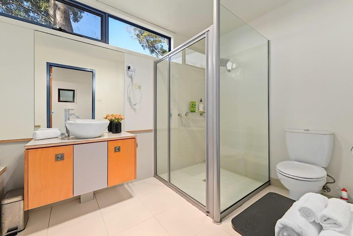 Apartment Tamar Valley Treetop Retreat With River Views *