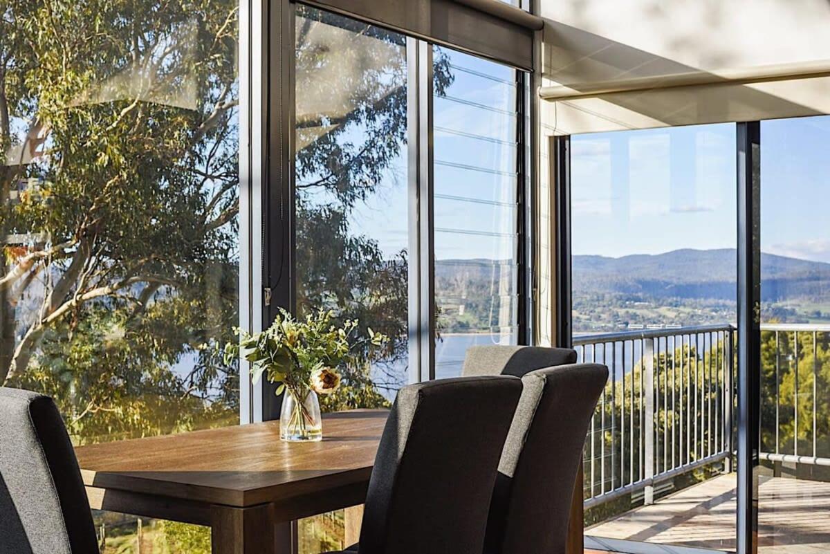 Tamar Valley Treetop Retreat With River Views Apartment *