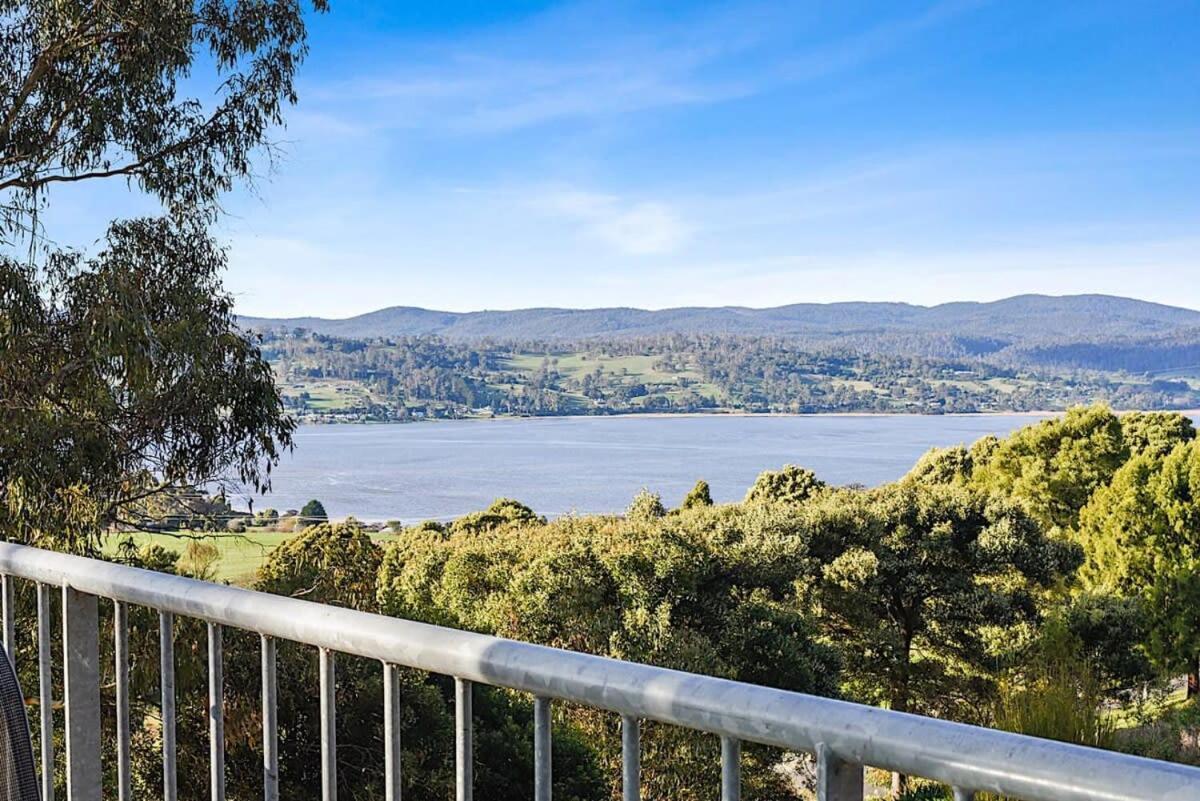 Tamar Valley Treetop Retreat With River Views Apartment