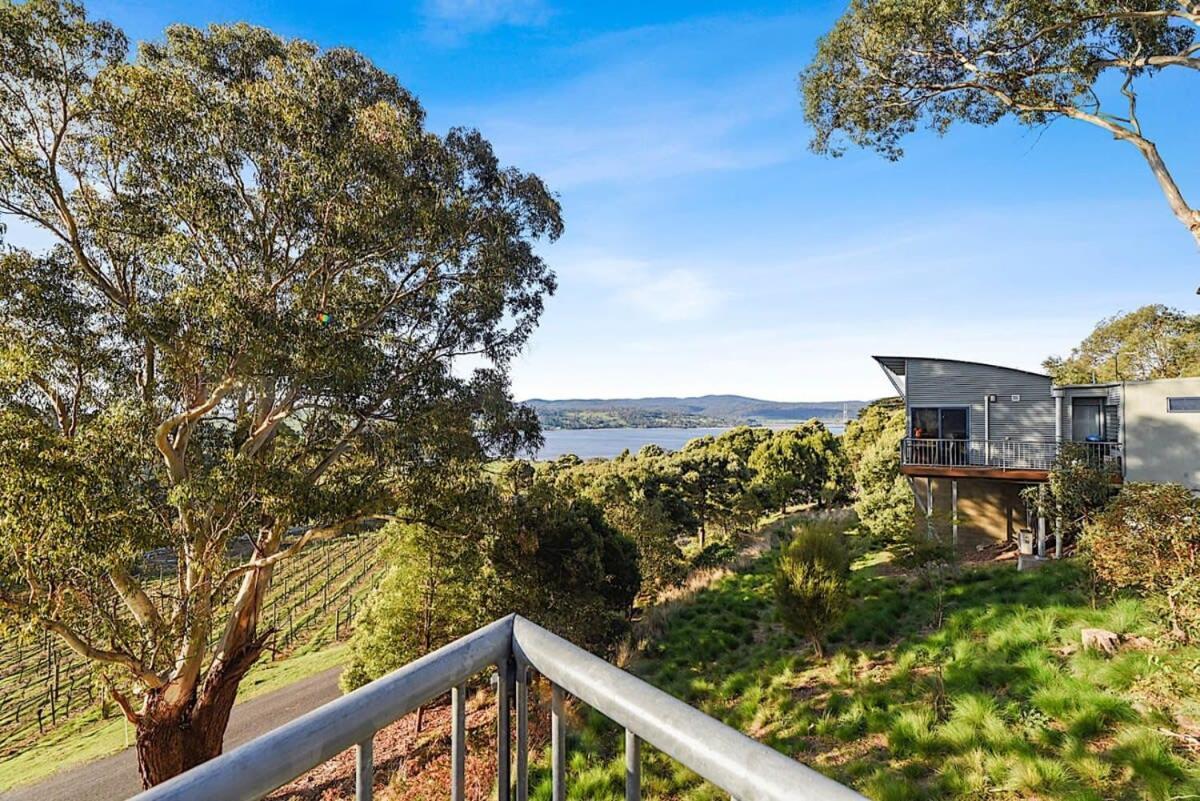 Tamar Valley Treetop Retreat With River Views Apartment